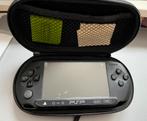 Psp Street E1004 zgan met oplader en games!, Spelcomputers en Games, Spelcomputers | Sony PSP, Ophalen of Verzenden, PSP, Zo goed als nieuw