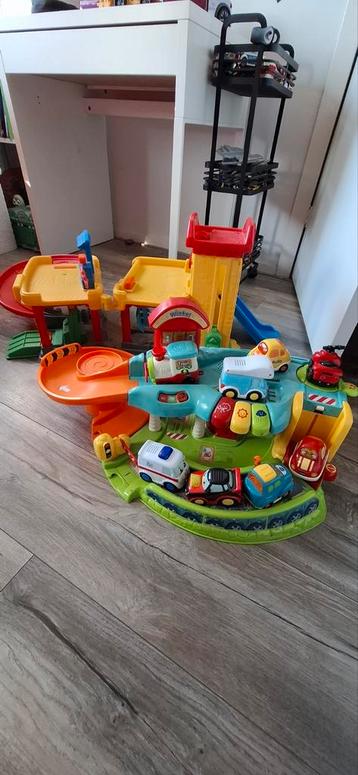 2 Garages met Autootjes beschikbaar voor biedingen