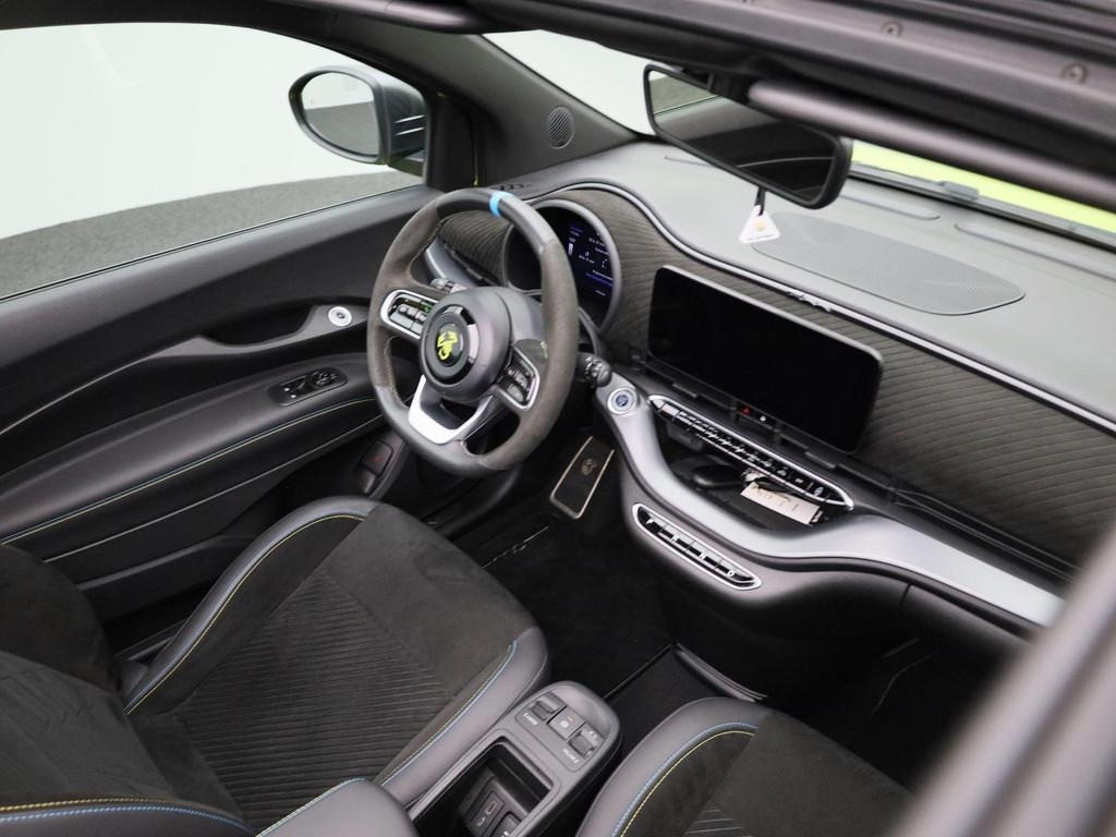 Abarth 500E Cabriolet 42 kWh Scorpionissima | Navigatie | Pa, Auto's, Abarth, 12 maanden, Stof, 4 stoelen, 155 pk