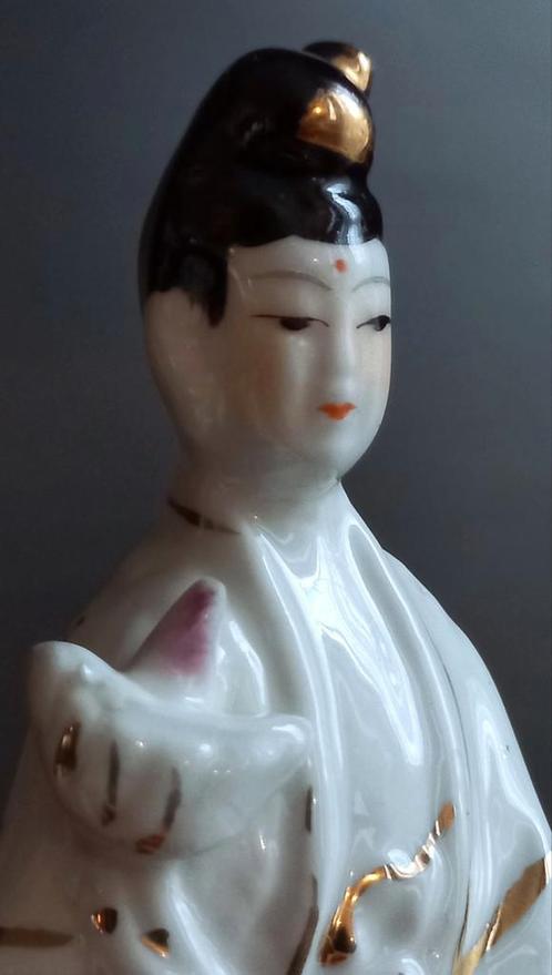 Handgeschilderd vrouw porseleinen beeldje, Antiek en Kunst, Antiek | Porselein, Ophalen of Verzenden