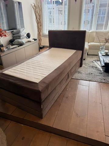 1 persoons boxspring beschikbaar voor biedingen
