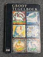 Groot tegelboek   internationaal overzicht van tegels, Ophalen of Verzenden, Gelezen, Overige onderwerpen