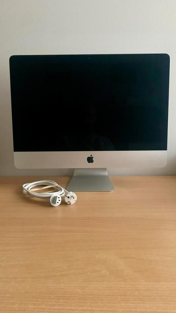 Sinterklaas is weer in ons land TE KOOP Apple imac 21.5 inch, Computers en Software, Apple Desktops, Zo goed als nieuw, iMac, Onbekend