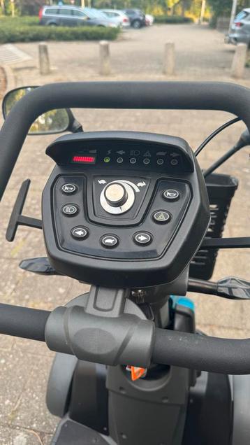 Scootmobiel met 4 wielen. beschikbaar voor biedingen