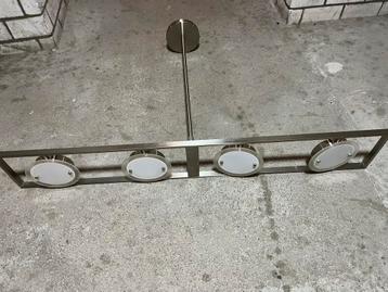 Mooie eetkamerlamp met 4 lampen zgan 120 cm lang beschikbaar voor biedingen