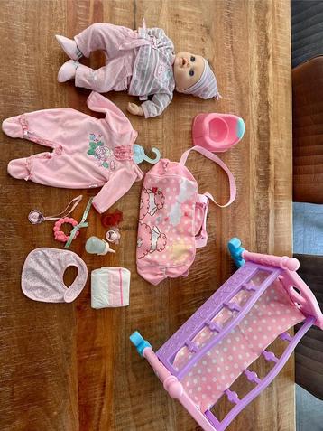 Babypop Annabel met accessoires beschikbaar voor biedingen