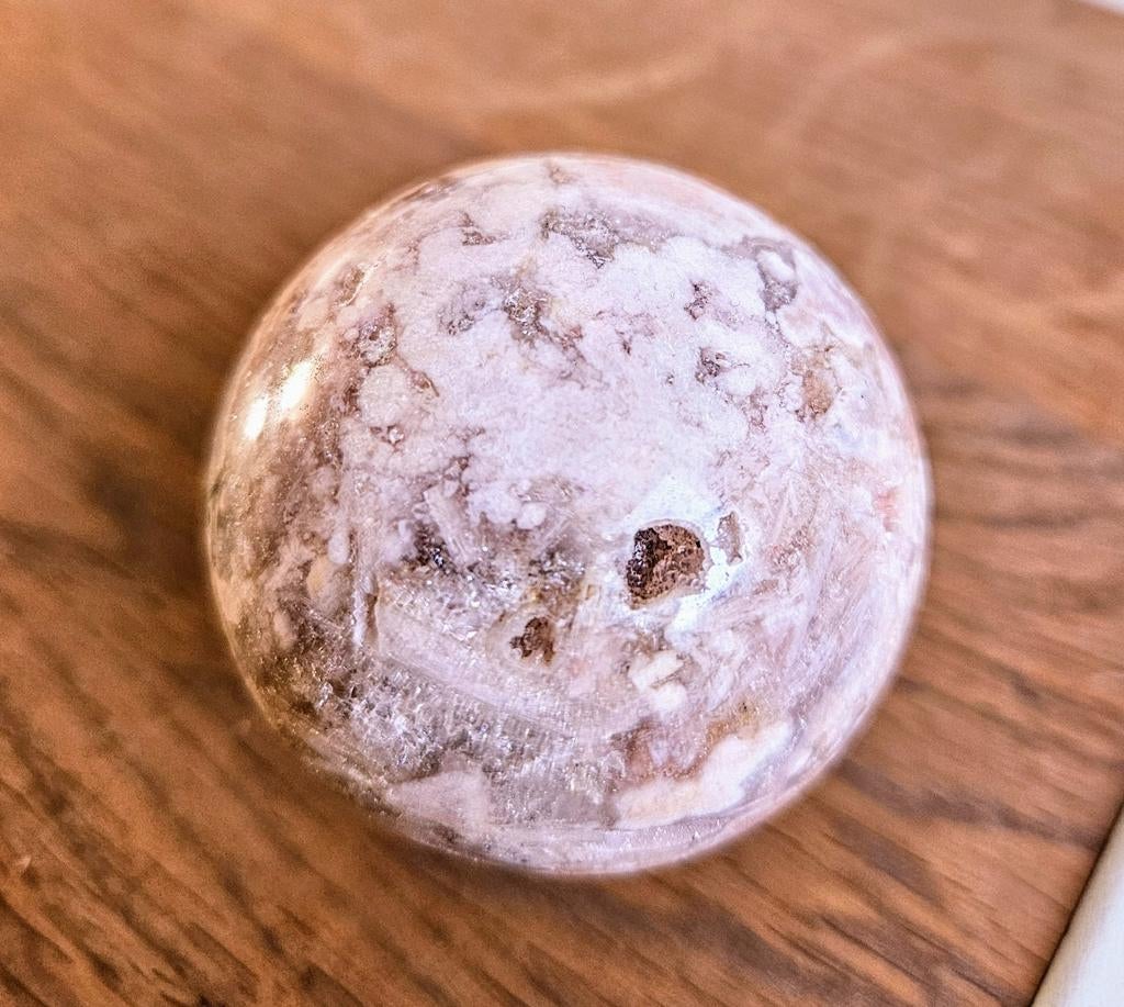 Edelsteen: Roze Chalcedoon Bol 5,5cm, Ophalen of Verzenden