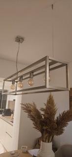 Moderne hanglamp met metalen frame, Huis en Inrichting, Lampen | Hanglampen, Ophalen of Verzenden, Zo goed als nieuw, Metaal, Modern