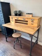 Mooi  en praktisch bureau van mangohout, Huis en Inrichting, Bureaus, Ophalen, Met wielen, Gebruikt, Bureau