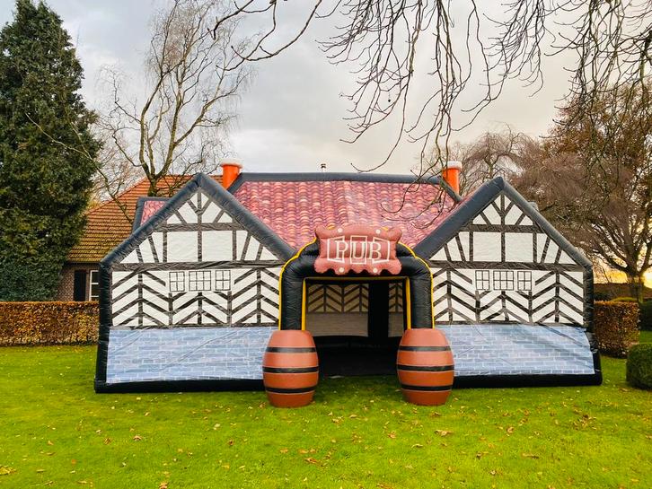 Opblaasbare tent/pub/partytent te huur, Hobby en Vrije tijd, Feestartikelen | Verhuur, Zo goed als nieuw, Verjaardag, Ophalen
