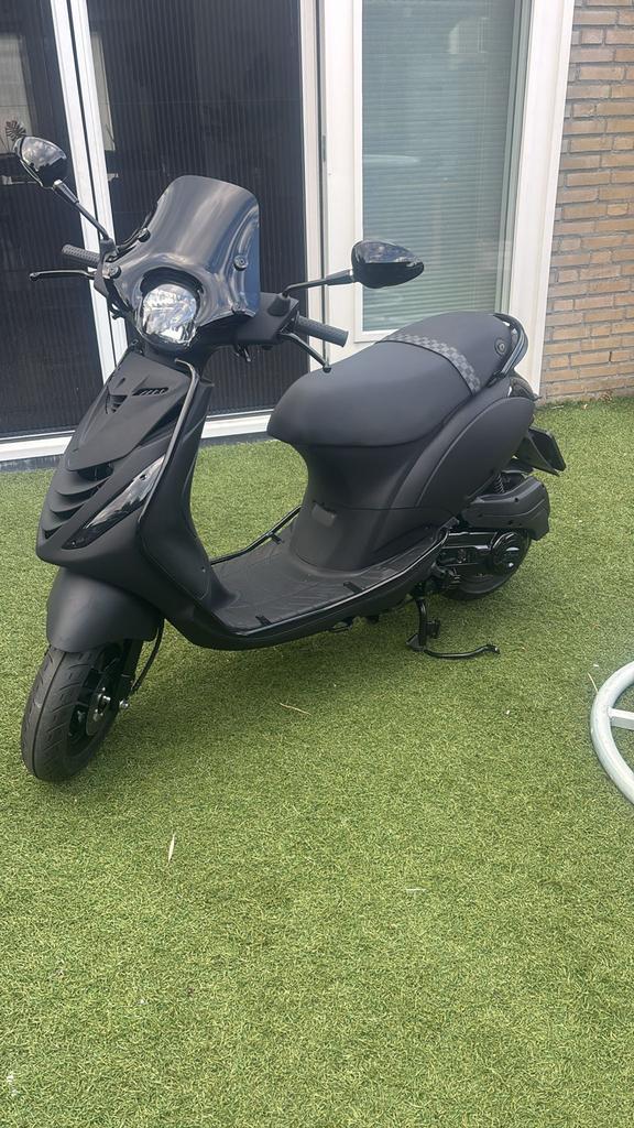 WAARDE PEILING! Zip 4t 50cc 2019, Fietsen en Brommers, Scooters | Piaggio, Zo goed als nieuw, Zip, Maximaal 45 km/u, Benzine, Ophalen of Verzenden