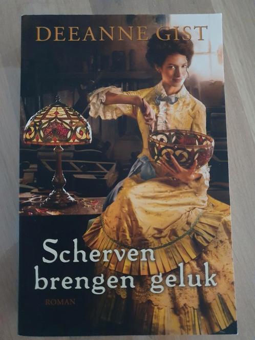 Deeanne Gist - Scherven brengen geluk, Boeken, Historische romans, Zo goed als nieuw, Ophalen