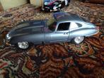 JAGUAR E TYPE GRIJS 1961  BbURAGO GEEN OVP, Hobby en Vrije tijd, Modelauto's | 1:18, Ophalen of Verzenden, Zo goed als nieuw, Auto