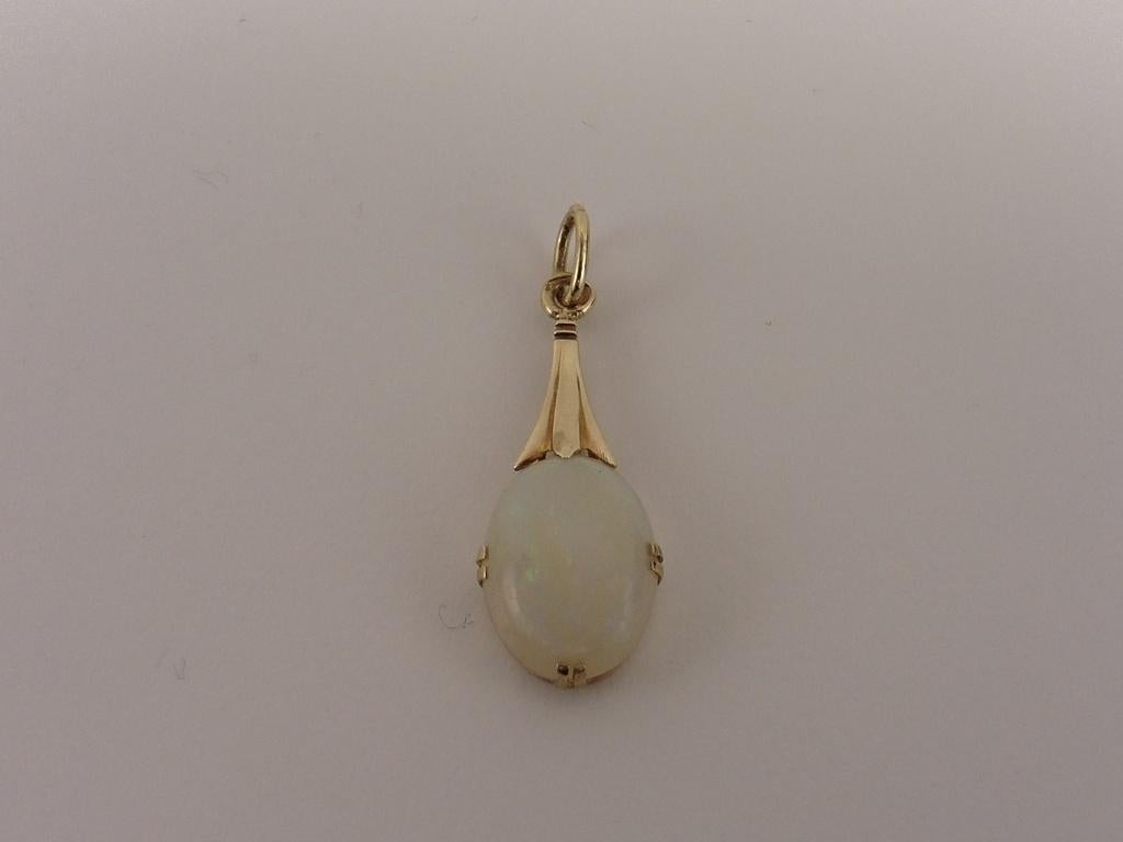 Gouden hanger met melkopaal                              G30, Gebruikt, ., Ophalen of Verzenden, .