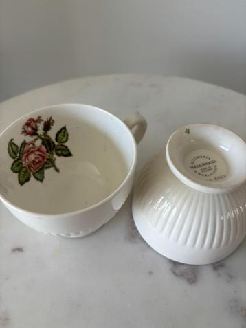 Wedgewood rozenkopjes – set van 2 beschikbaar voor biedingen