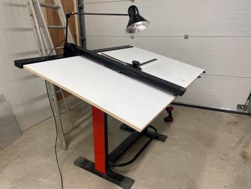 Bieffe Zucor Tekentafel met Lamp beschikbaar voor biedingen