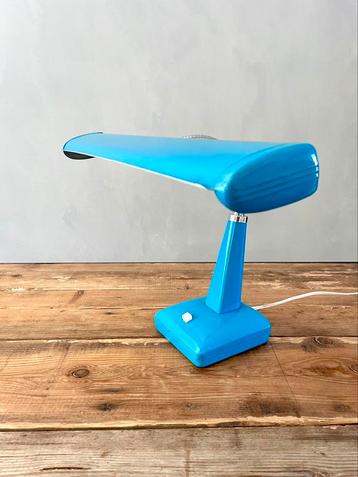 Fel blauwe vintage mid century Glamor bureaulamp uit Japan. beschikbaar voor biedingen