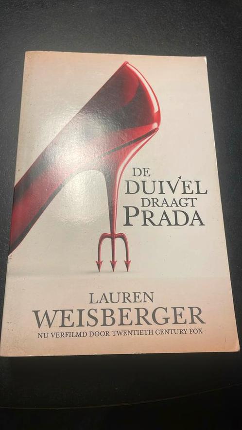 Lauren Weisberger - De duivel draagt Prada, Boeken, Literatuur, Zo goed als nieuw, Nederland, Ophalen of Verzenden