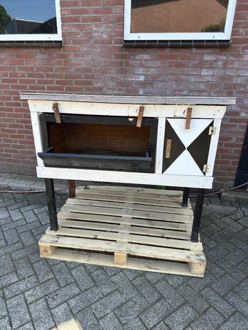 Veluws konijnenhok, robuust en ruim (125 x 74 x 106 cm) beschikbaar voor biedingen