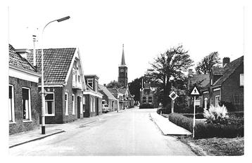 978698 Usquert Groningen 1976 Hoofdstraat Nette oude kaart beschikbaar voor biedingen
