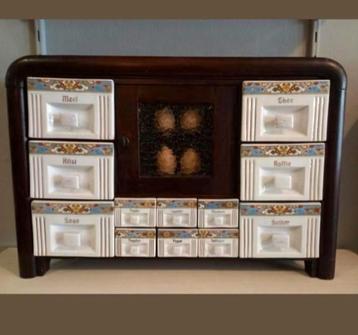 Brocante kruidenkast - kruidenkastje beschikbaar voor biedingen