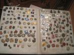 album speldjes, Verzamelen, Speldjes, Pins en Buttons, Ophalen of Verzenden, Gebruikt, Overige onderwerpen