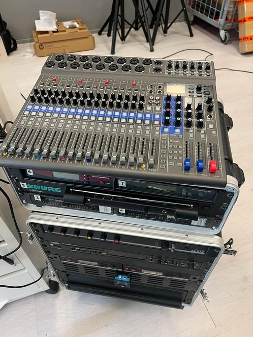 Nieuwe Zoom Livetrak L20 digitale mixer, Muziek en Instrumenten, Mengpanelen, Nieuw, 20 kanalen of meer, Microfooningang, Ophalen of Verzenden