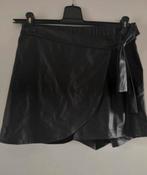 Bodyflirt zwarte leatherlook short maat 36/38, Kleding | Dames, Kort, Zwart, Ophalen of Verzenden, Zo goed als nieuw