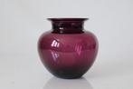 Vintage decoratieve glazen vaas aubergine, 13,5 cm hoog, Overige kleuren, Ophalen of Verzenden, Minder dan 50 cm, Glas