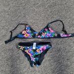 4: bikini / badkleding 128, Ophalen of Verzenden, Zo goed als nieuw, Meisje, Sport- of Zwemkleding