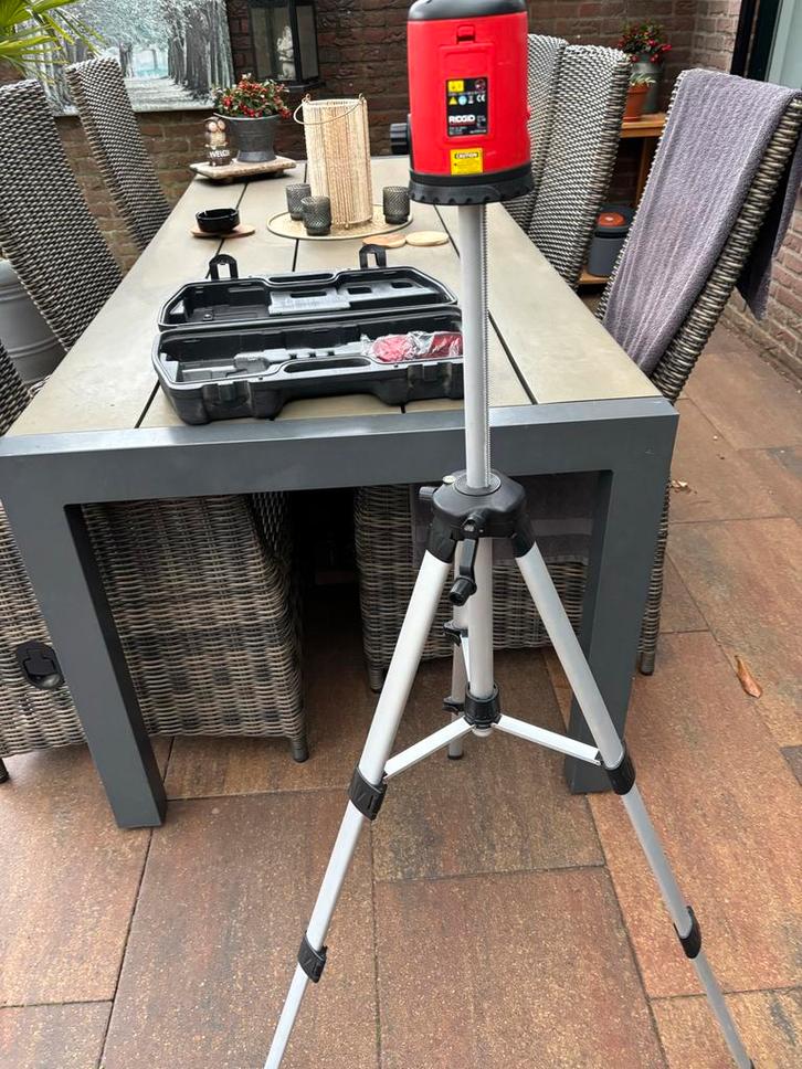 Ridgid Kruislijnlaser met Statief, Doe-het-zelf en Verbouw, Meetapparatuur, Gebruikt, Ophalen