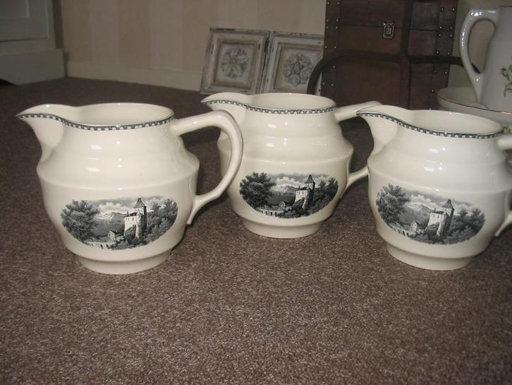 Landschap zwart melkkannen no. 2, Antiek en Kunst, Antiek | Servies los, Ophalen of Verzenden