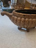 Vintage gietijzeren bloempot, 25 tot 40 cm, Heikant 21 Kaatsheuvel, Belle Vieille Brocante, Ophalen of Verzenden