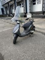 Mooi scooter, Fietsen en Brommers, Scooters | Piaggio, Ophalen, Zo goed als nieuw, Benzine, Overige modellen