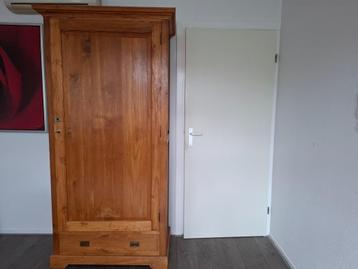 kast beschikbaar voor biedingen