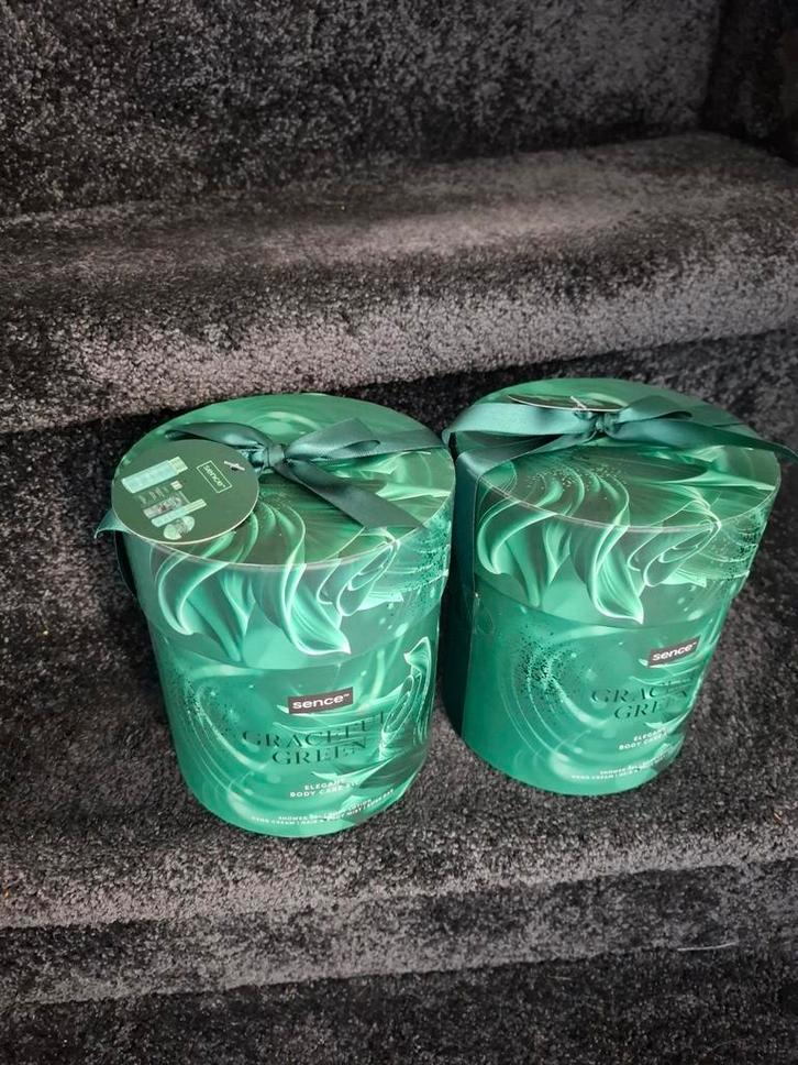 2 Elegant Body Care Kit (advr 389), Sieraden, Tassen en Uiterlijk, Uiterlijk | Lichaamsverzorging, Nieuw, Ophalen of Verzenden