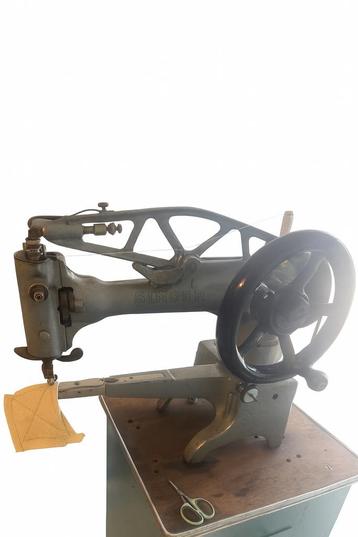 Industrie schoenmaker stikmachine singer 29k71 beschikbaar voor biedingen