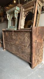 Unieke oude Himalaya kist sidetable, Ophalen