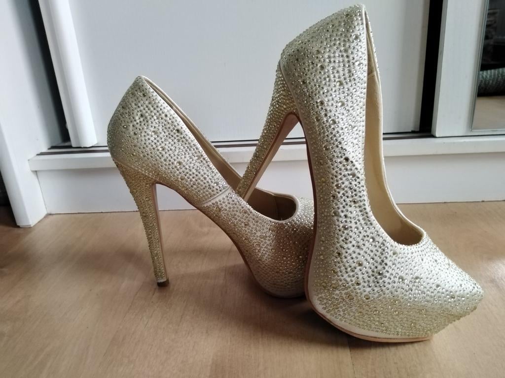 Champagne kleur pumps met strass, Pumps, Beige, Ophalen of Verzenden, Zo goed als nieuw
