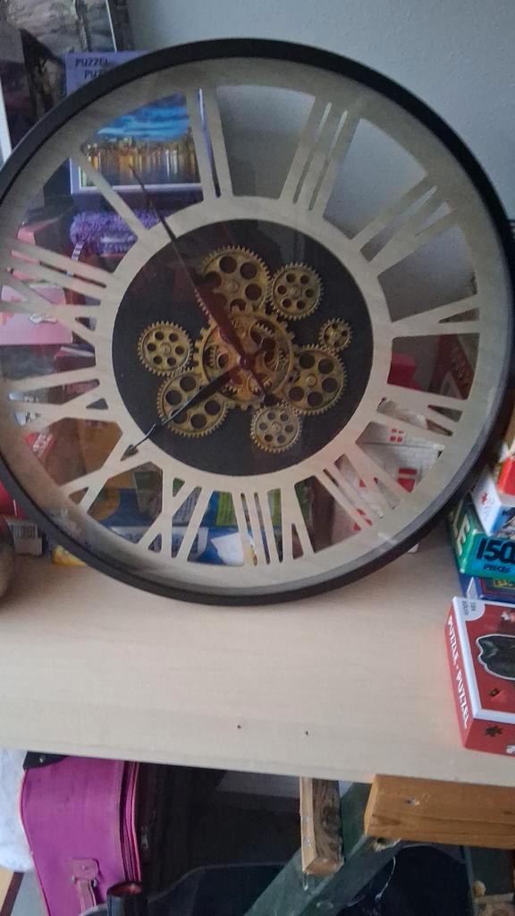 Stijlvolle Wandklok met Tandwiel Design, Huis en Inrichting, Woonaccessoires | Klokken, Zo goed als nieuw, Wandklok, Analoog, Ophalen of Verzenden