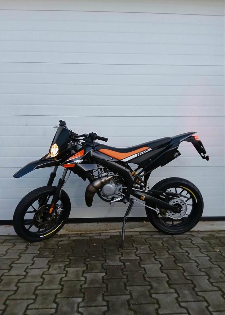 Derbi Senda Drd Xtreme 2018 50cc, Fietsen en Brommers, Brommers | Derbi, Maximaal 45 km/u, Ophalen