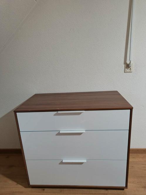 leuke wit met houten degelijke ladekast, Huis en Inrichting, Kasten | Ladekasten, Gebruikt, Minder dan 100 cm, 50 tot 100 cm, 50 tot 75 cm