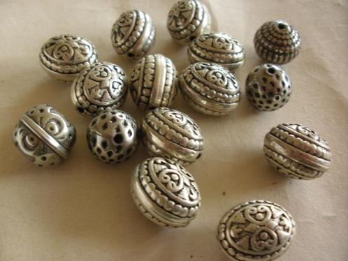 1057- kralen: ZILVER ROND EN OVAAL BEWERKT, Hobby en Vrije tijd, Kralen en Sieraden maken, Nieuw, Kraal, Ophalen of Verzenden