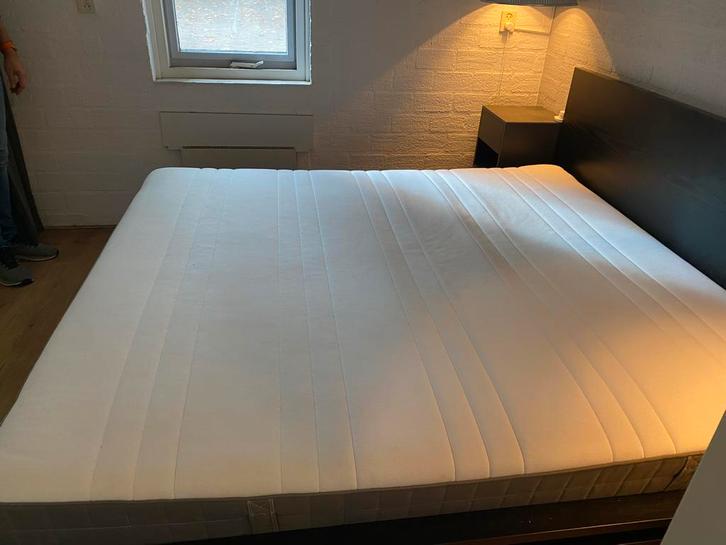 IKEA Malm 180x200 bed met nachtkastjes en lattenbodems, Huis en Inrichting, Slaapkamer | Bedden, Zo goed als nieuw, Tweepersoons