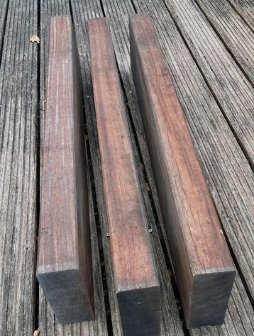 Zware hardhouten balken 3 stuks beschikbaar voor biedingen