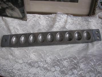 Oude Halve Chocoladevorm voor 9 Paaseitjes - 30 x 4 cm beschikbaar voor biedingen