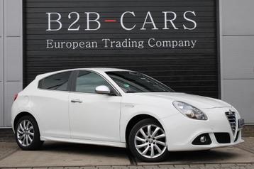 Alfa Romeo Giulietta 1.6 JTDm Lusso Navi - Stoelverwarming beschikbaar voor biedingen