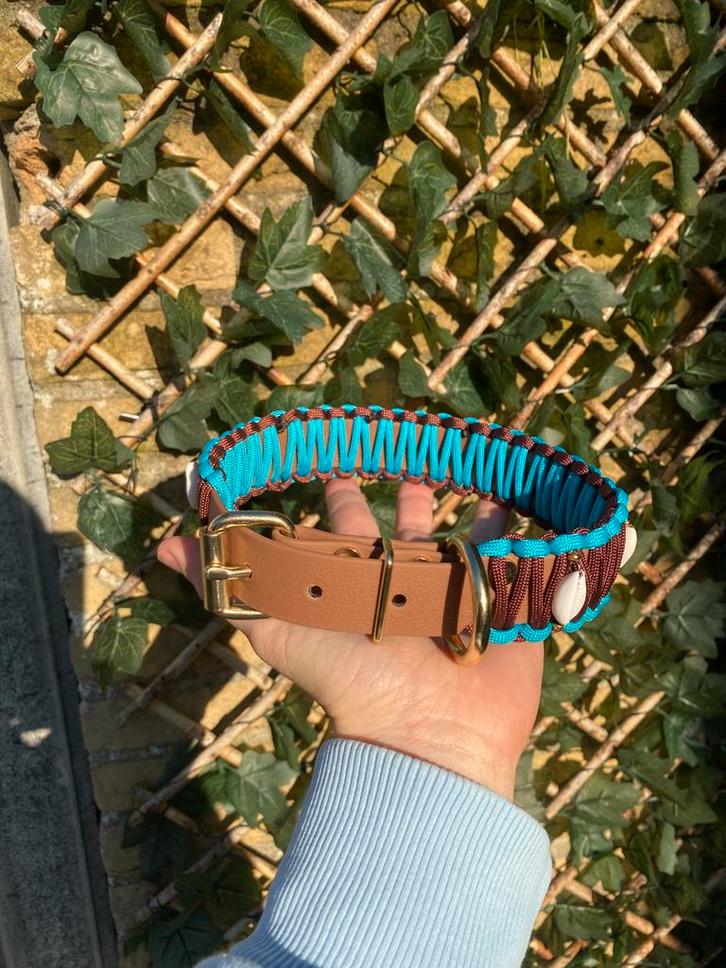 Handgemaakte halsband met paracord & schelpen, Dieren en Toebehoren, Hondenhalsbanden en Penningen, Nieuw, Handgemaakt, Ophalen of Verzenden