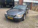 Volvo V70 2.4 140PK AUT 2005 Grijs, Automaat, Achterwielaandrijving, 1800 kg, Leder en Stof