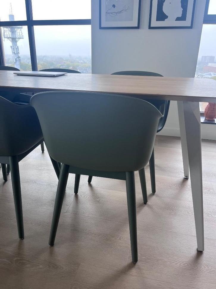6 Muuto Fiber Armchair – Wood Base (groen) – nieuwstaat, Huis en Inrichting, Stoelen, Zo goed als nieuw, Vijf, Zes of meer stoelen